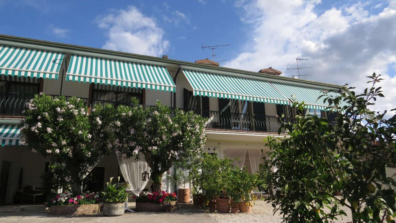Il Gelso Di Barcuzzi Bed and Breakfast Lonato Zewnętrze zdjęcie